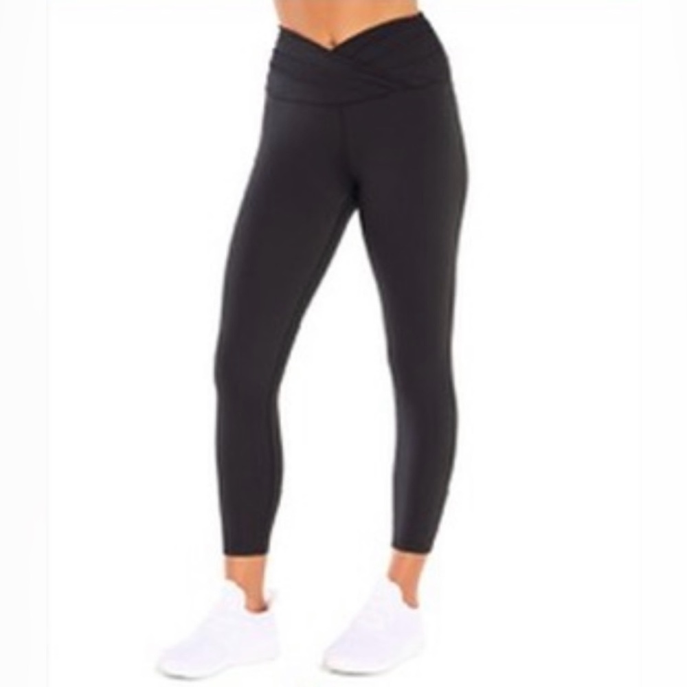 Black Avery Ruched Crop Leggings